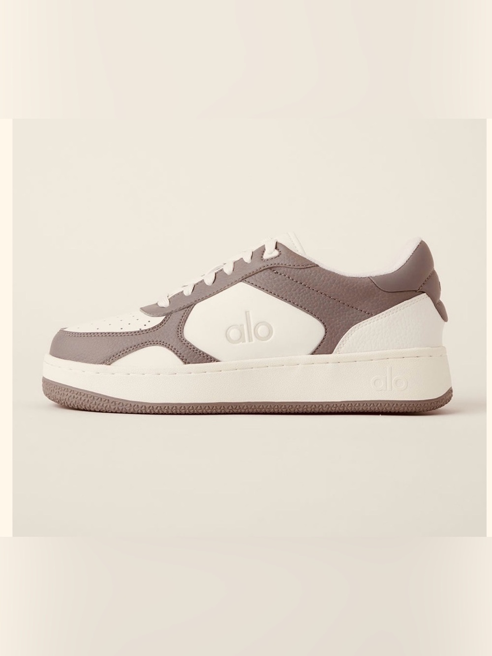 Alo. Recovery Mode Sneakers. Light Gray/White. Size 8.